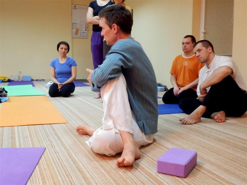 Школа классической йоги Ганеш (Йога в Днепре, центр)